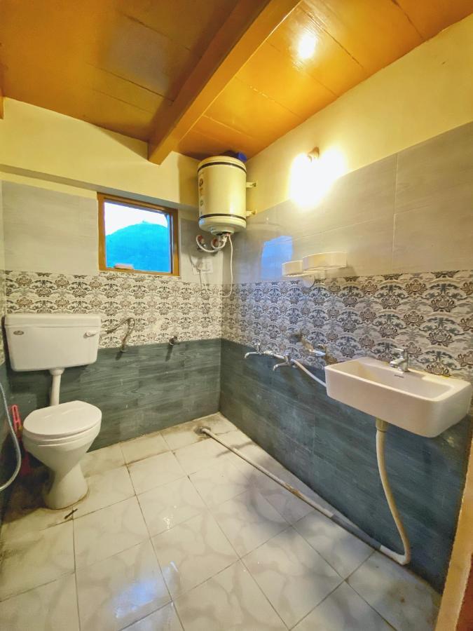 Pine Tower Inn Manali  Bagian luar foto